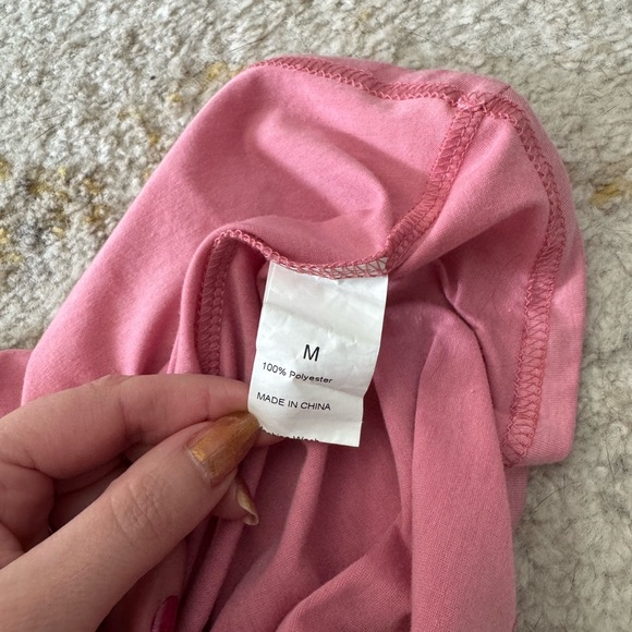 Cute top with cross pattern on front - Picture 4 of 4